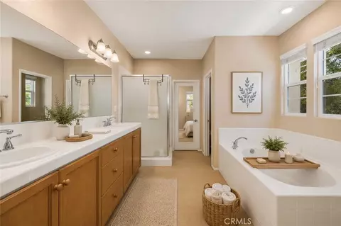 Bath - 67 Canopy, Irvine, CA 92603 photo 4 of 9
