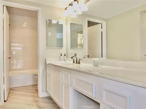 Bath - 2805 East 3rd St #6, Long Beach, CA 90814 photo 1 of 3