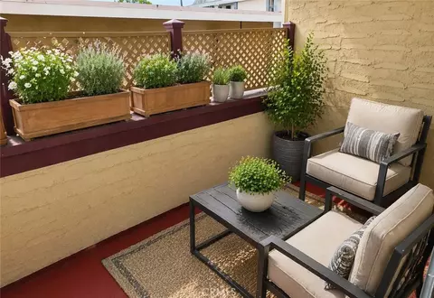 Exterior - 2805 East 3rd St #6, Long Beach, CA 90814 photo 3 of 6
