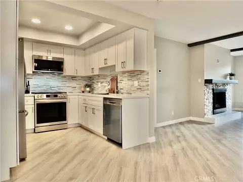 Kitchen - 2805 East 3rd St #6, Long Beach, CA 90814 photo 4 of 4