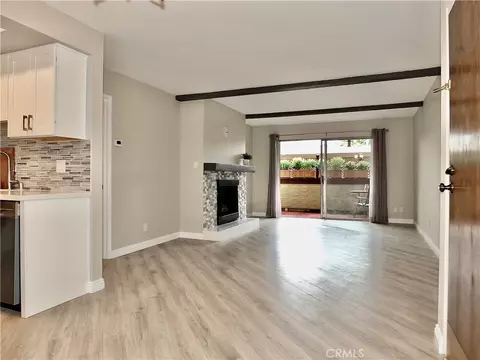 Living - 2805 East 3rd St #6, Long Beach, CA 90814 photo 4 of 4