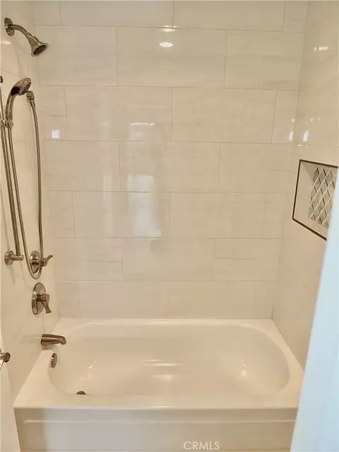 Bath - 2805 East 3rd St #6, Long Beach, CA 90814 photo 2 of 3