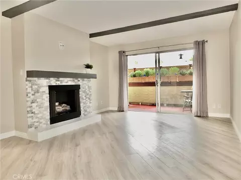Living - 2805 East 3rd St #6, Long Beach, CA 90814 photo 1 of 4