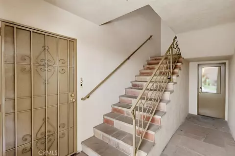 Entry Way - 2060 E 3rd St #3, Long Beach, CA 90814 photo 1 of 3