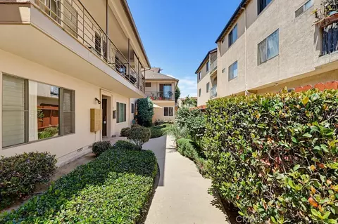 Exterior - 2060 E 3rd St #3, Long Beach, CA 90814 photo 4 of 11