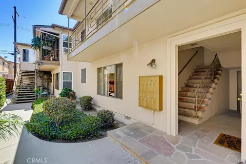 Exterior - 2060 E 3rd St #3, Long Beach, CA 90814 photo 5 of 11