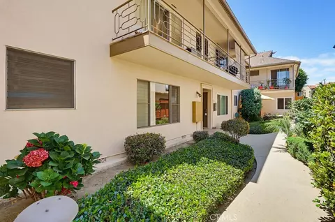 Exterior - 2060 E 3rd St #3, Long Beach, CA 90814 photo 3 of 11