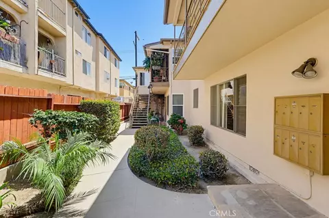 Exterior - 2060 E 3rd St #3, Long Beach, CA 90814 photo 6 of 11