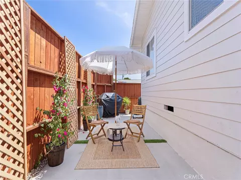 Exterior - 4037 E 7th St, Long Beach, CA 90804 photo 7 of 11