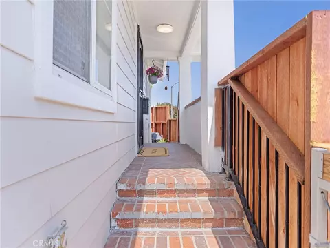 Exterior - 4037 E 7th St, Long Beach, CA 90804 photo 5 of 11