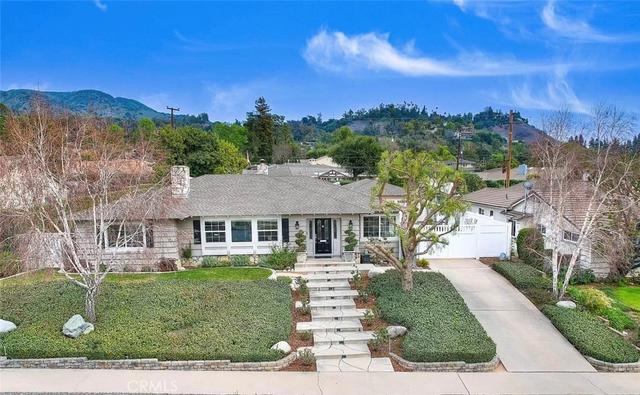 156 S Country Club Rd, Glendora, CA 91741