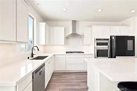 Kitchen - 756 Green Ct, Perris, CA 92571 photo 1 of 3
