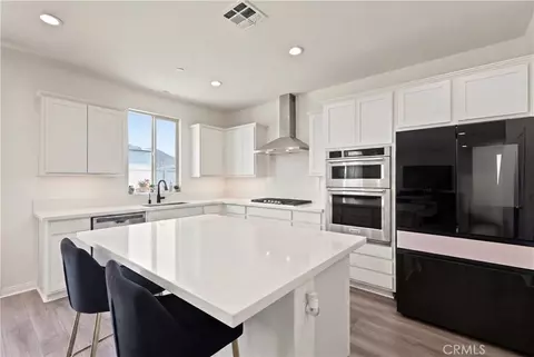 Kitchen - 756 Green Ct, Perris, CA 92571 photo 2 of 3