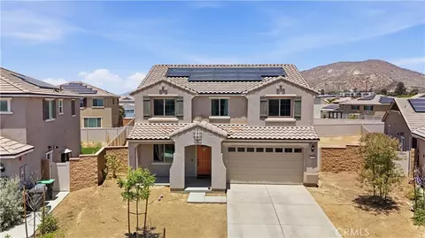 Exterior - 756 Green Ct, Perris, CA 92571 photo 4 of 7