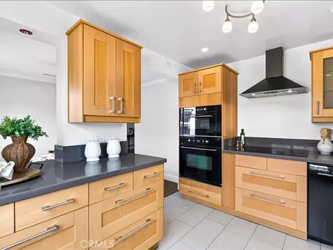 Kitchen - 2302 E 2nd St #2D, Long Beach, CA 90803 photo 2 of 4