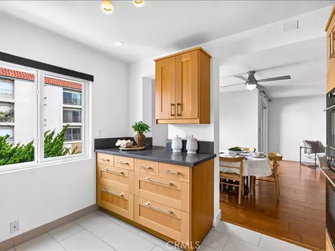 Kitchen - 2302 E 2nd St #2D, Long Beach, CA 90803 photo 4 of 4