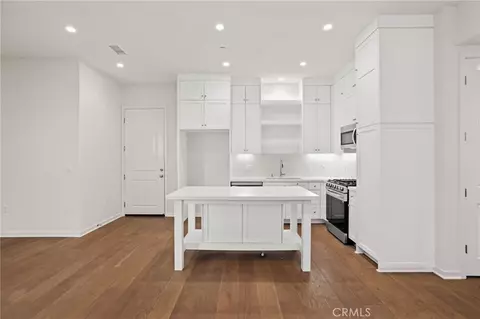Kitchen - 753 Spring Gdn, Irvine, CA 92618 photo 1 of 3