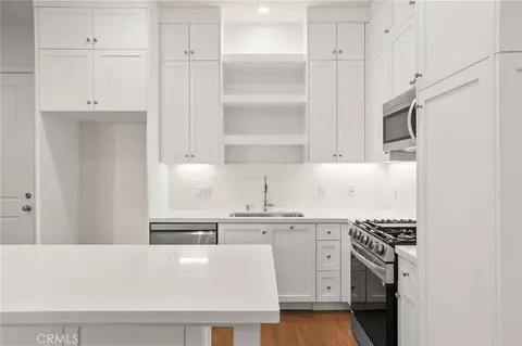 Kitchen - 753 Spring Gdn, Irvine, CA 92618 photo 2 of 3