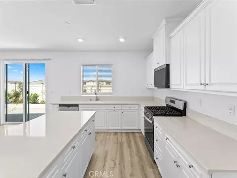 Kitchen - 7561 Baerss Rd, Riverside, CA 92507 photo 1 of 2