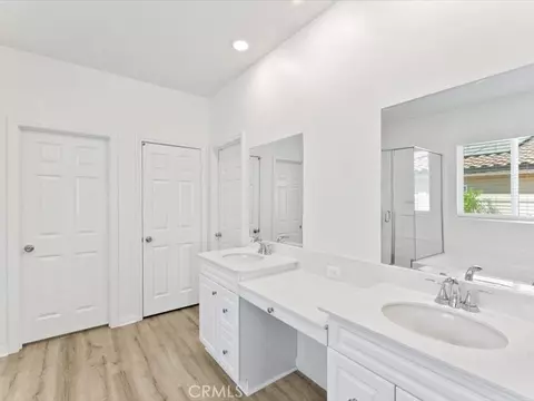 Bath - 7561 Baerss Rd, Riverside, CA 92507 photo 3 of 4