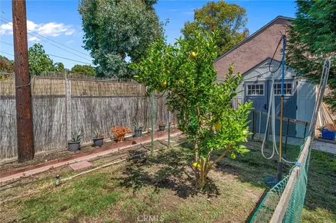 Exterior - 3931 E De Ora Way, Long Beach, CA 90815 photo 8 of 12