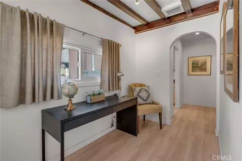 Entry Way - 3931 E De Ora Way, Long Beach, CA 90815 photo 3 of 5
