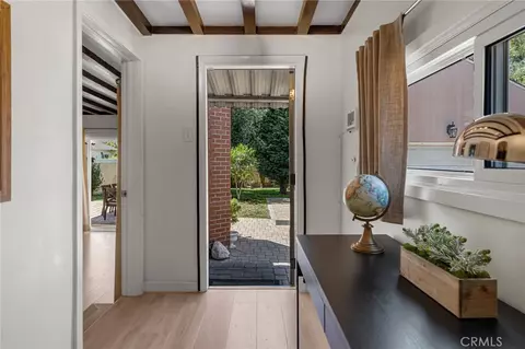 Entry Way - 3931 E De Ora Way, Long Beach, CA 90815 photo 2 of 5
