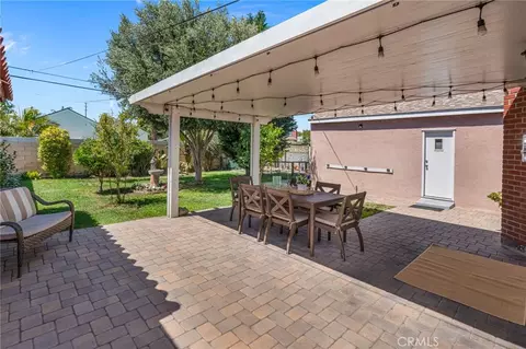 Exterior - 3931 E De Ora Way, Long Beach, CA 90815 photo 1 of 12