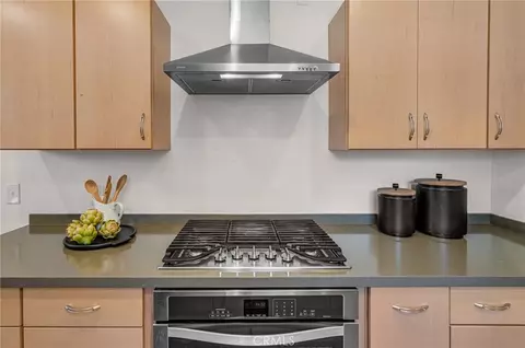 Kitchen - 3931 E De Ora Way, Long Beach, CA 90815 photo 3 of 5