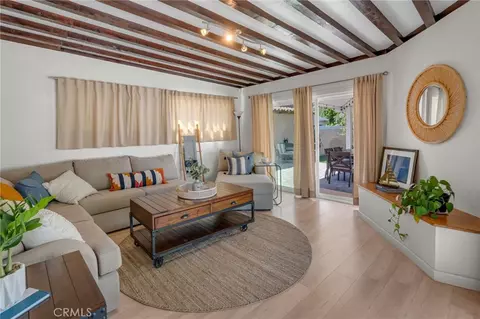 Living - 3931 E De Ora Way, Long Beach, CA 90815 photo 2 of 3