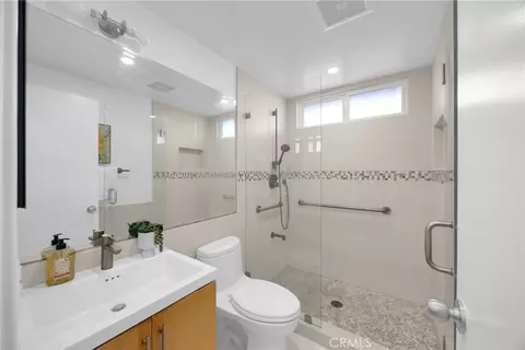 Bath - 4457 Via Largo, Cypress, CA 90630 photo 3 of 5