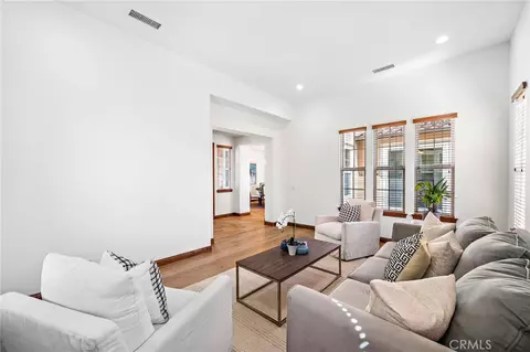 Living - 28 Drackert Ln, Ladera Ranch, CA 92694 photo 2 of 10