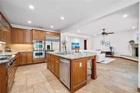 Kitchen - 28 Drackert Ln, Ladera Ranch, CA 92694 photo 3 of 10
