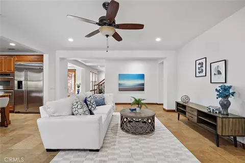 Living - 28 Drackert Ln, Ladera Ranch, CA 92694 photo 6 of 10