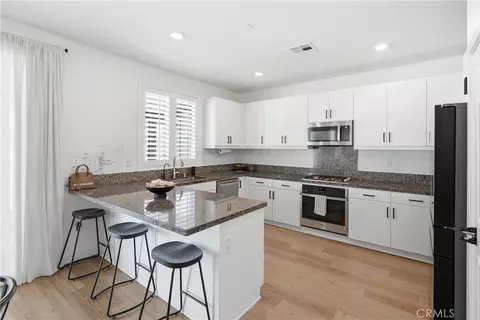 Kitchen - 367 Cachuma Ct, Rialto, CA 92377 photo 2 of 3