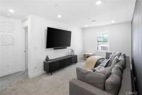 Entry Way - 367 Cachuma Ct, Rialto, CA 92377 photo 5 of 6