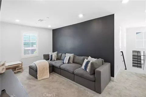 Entry Way - 367 Cachuma Ct, Rialto, CA 92377 photo 6 of 6