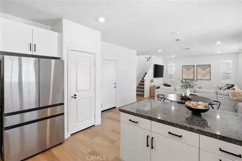 Entry Way - 367 Cachuma Ct, Rialto, CA 92377 photo 4 of 6