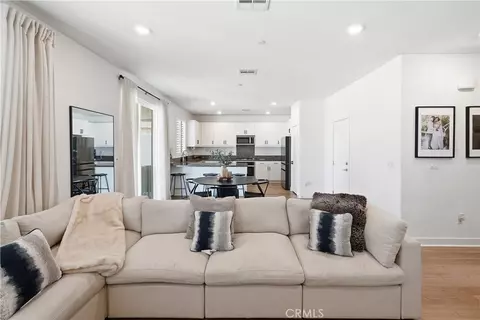 Entry Way - 367 Cachuma Ct, Rialto, CA 92377 photo 1 of 6