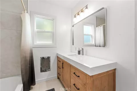 Bath - 6440 Petit, Van Nuys, CA 91406 photo 2 of 4