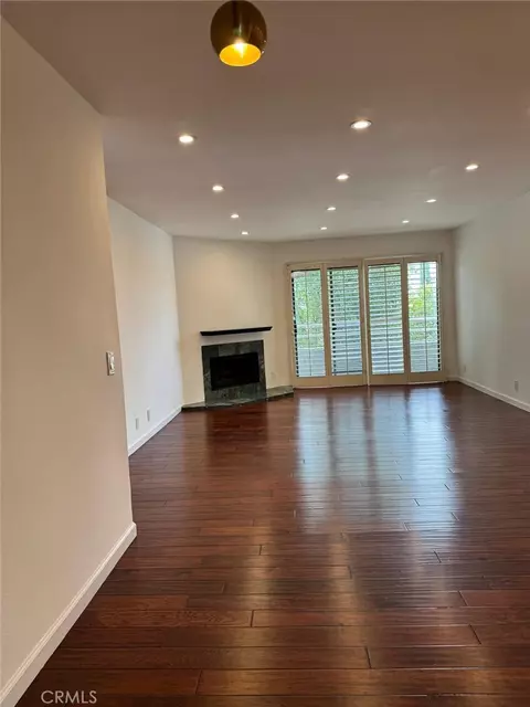 17800 Burbank #204, Encino, CA 91316