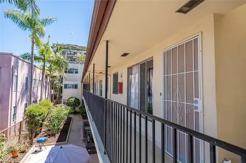 Exterior - 1015 E Ocean Blvd #12, Long Beach, CA 90802 photo 2 of 2