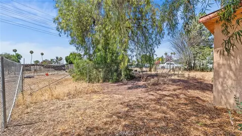 Exterior - 3284 Jackson, Riverside, CA 92503 photo 4 of 9