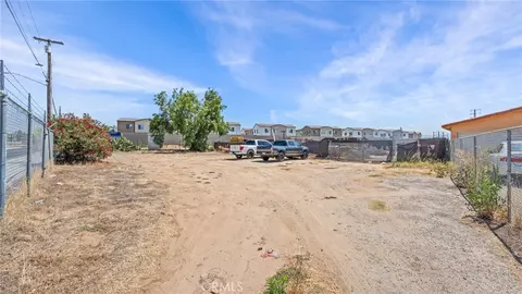 Exterior - 3284 Jackson, Riverside, CA 92503 photo 3 of 7