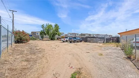 Exterior - 3284 Jackson, Riverside, CA 92503 photo 3 of 9