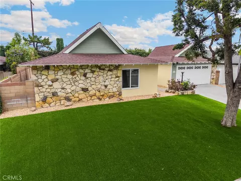 Exterior - 5255 E Bergh Dr, Anaheim, CA 92807 photo 9 of 11