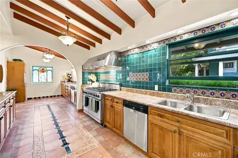 Kitchen - 1324 E Chapman, Orange, CA 92866 photo 2 of 4