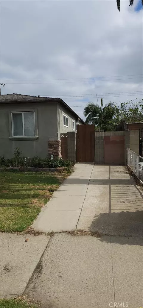Exterior - 3747 E Roberta Ave, Orange, CA 92869 photo 14 of 15