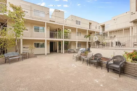 Exterior - 445 W 6th, Long Beach, CA 90802 photo 7 of 8