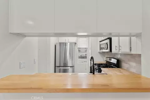 Kitchen - 445 W 6th, Long Beach, CA 90802 photo 2 of 2